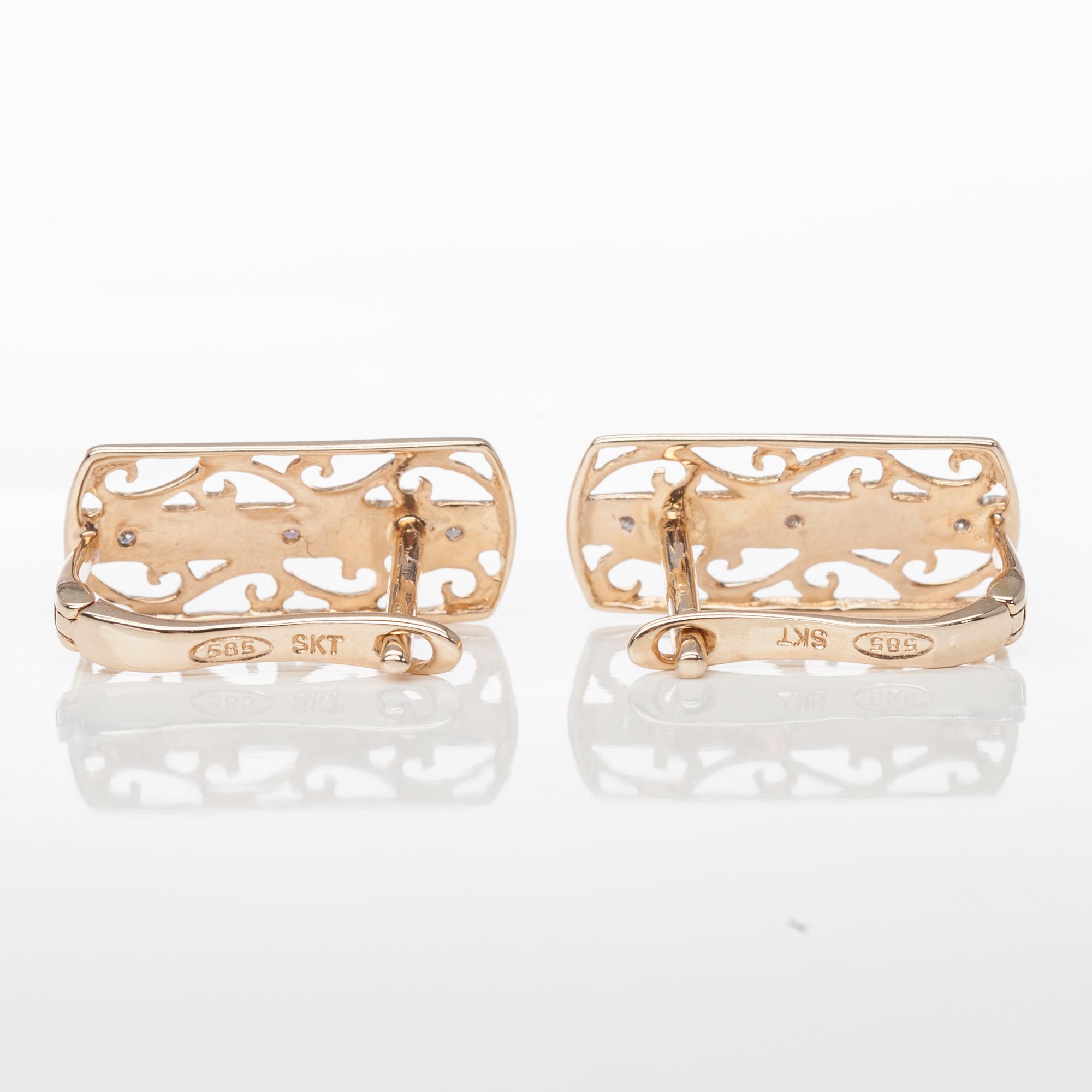 ÖRHÄNGEN, 14K guld, 6 små diamanter 0,03 ct. Vikt 2,0 g.