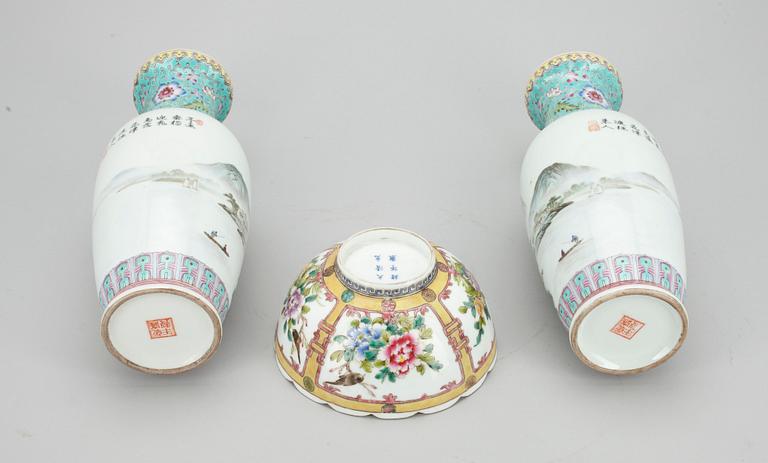 VASER, ett par, porslin Kina 1900-talets början samt SKÅL, porslin, Kina 1900-talets slut.
