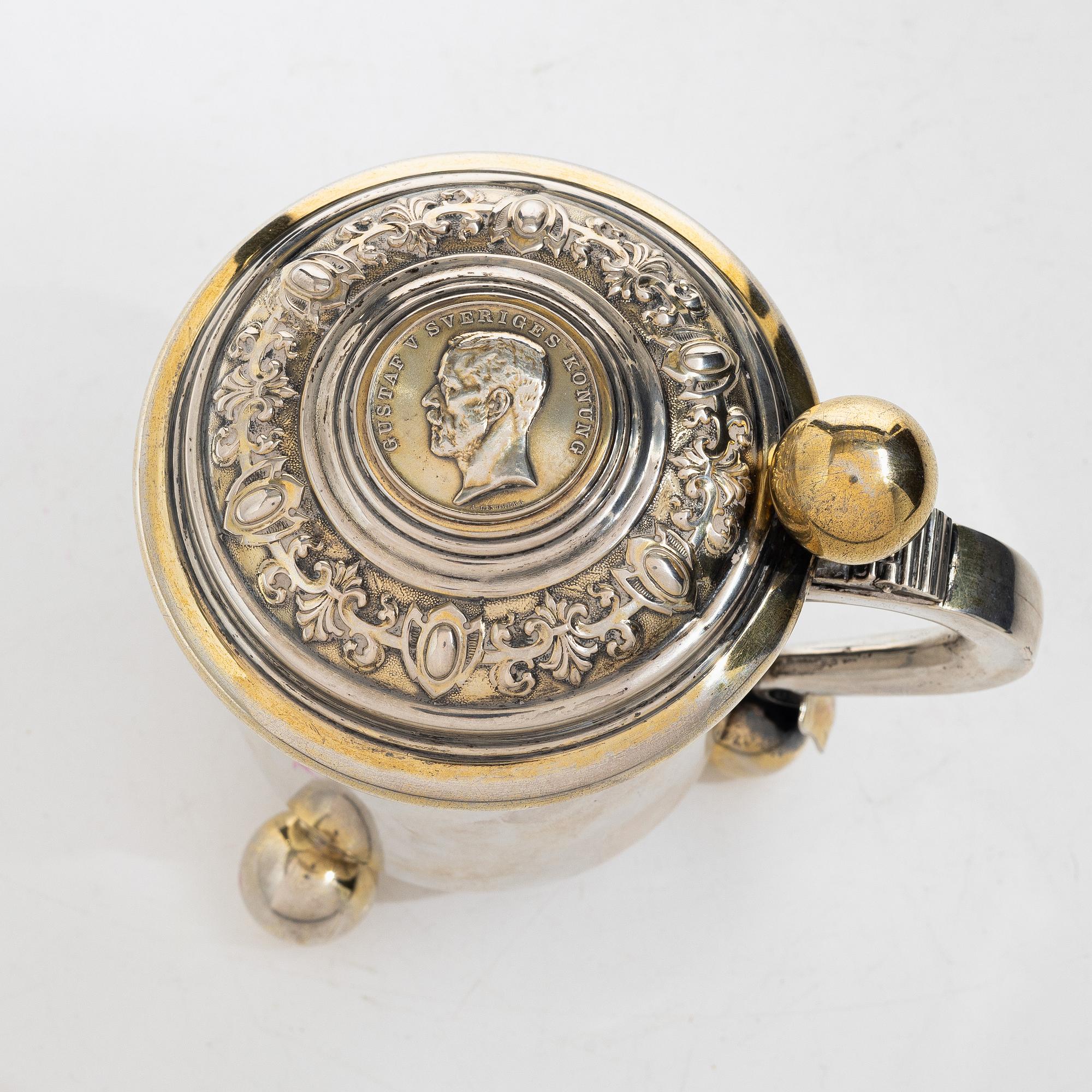 C.G. Hallberg, A Swedish silver tankard, Stockholm 1949.