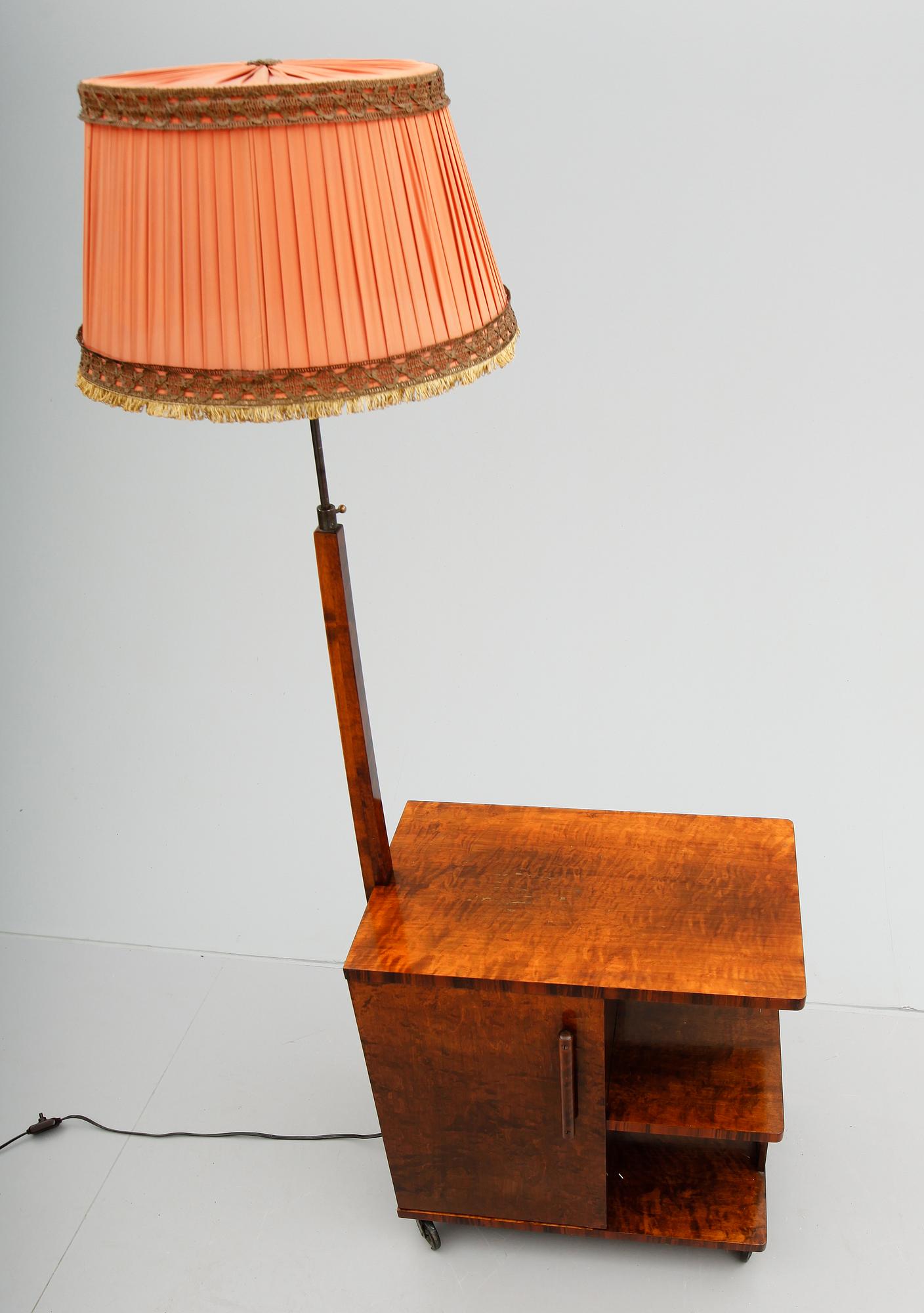 GOLVLAMPA, 1930-tal.