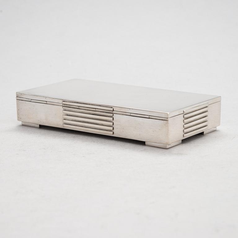 A sterling silver box by Jorgen Jensen for Georg Jensen, Copenhagen 1945-62. Design nr. 857.