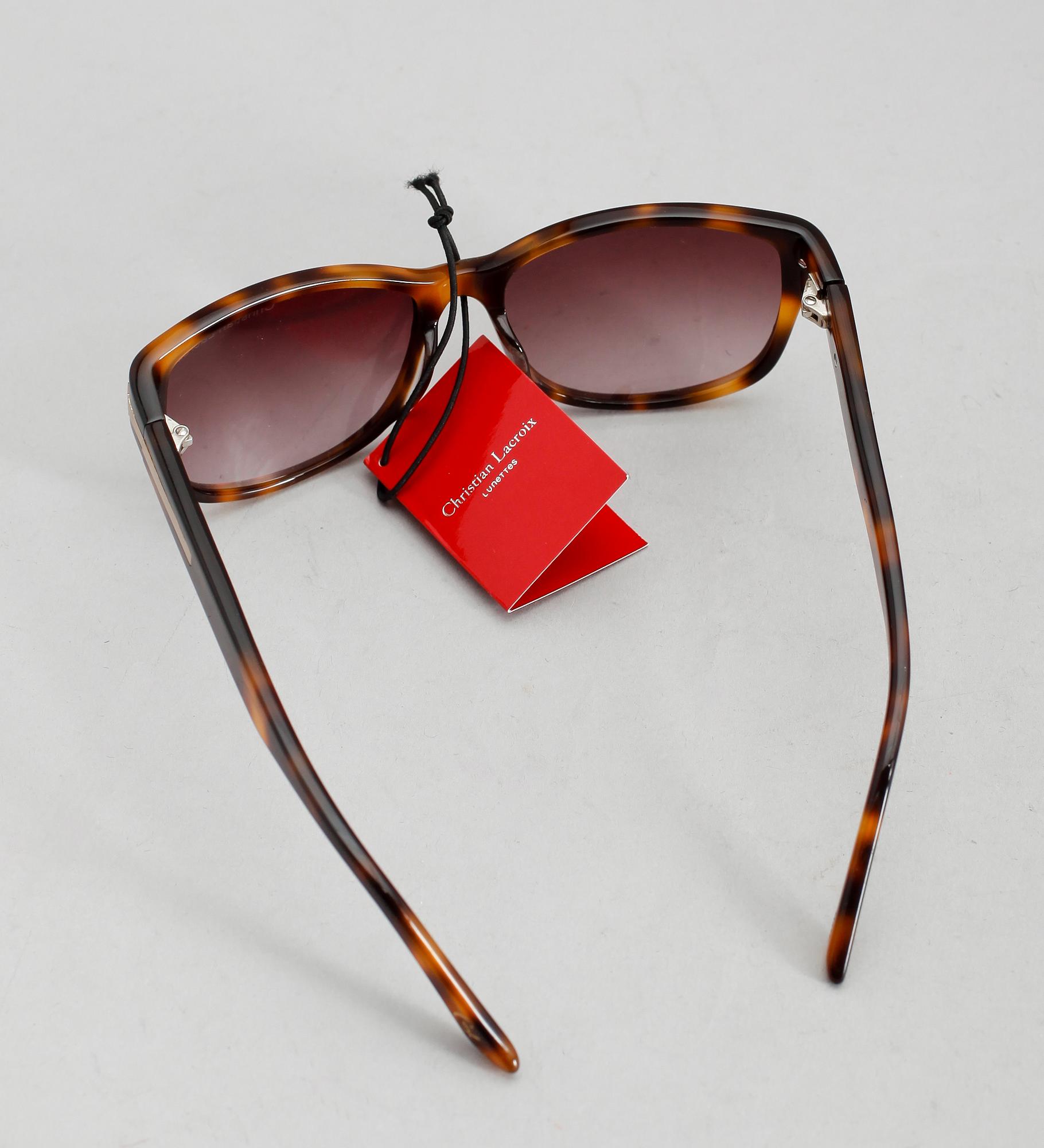 SOLGLASÖGON, Christian Lacroix.