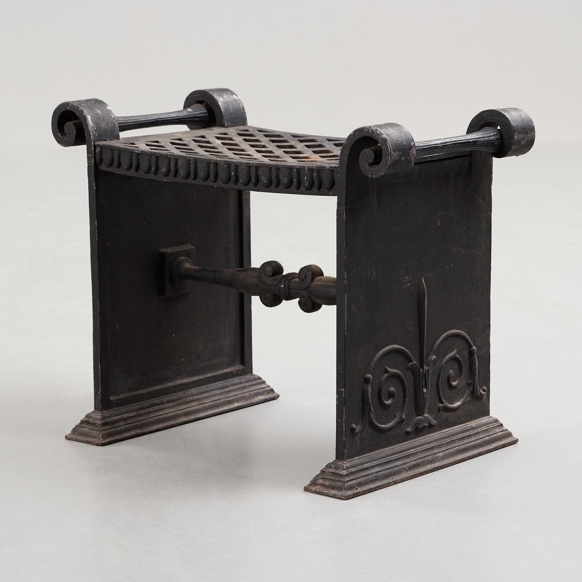 Folke Bensow, A Folke Bensow Swedish Grace cast iron stool, model 'Taburett Nr 1', Näfveqvarn, Sweden circa 1925.