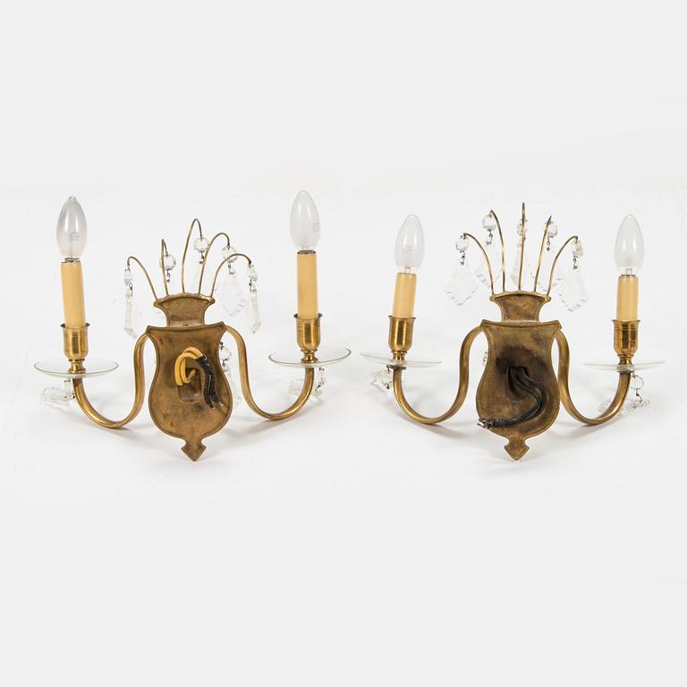 Paavo Tynell, A pair mid-20th century '7151' wall lights for Taito, Finland.