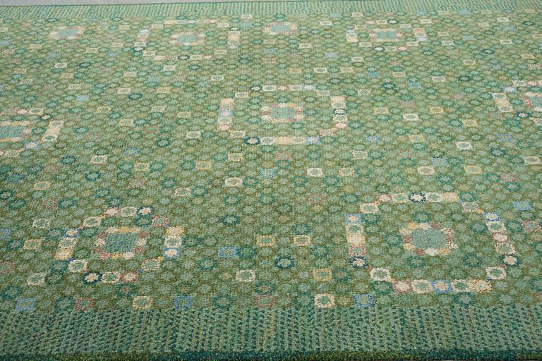 Barbro Nilsson, matto, "Bankrabatten grön", knotted pile, ca 502-504 x 202,5-207 cm, signed AB MMF BN.