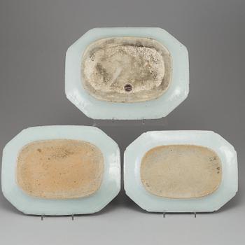 Three blue and white export porcelain serving dishes, Qing dynasty, Qianlong (1736-95).