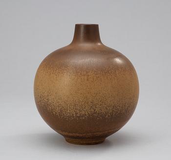 A Berndt Friberg stoneware vase, Gustavsberg Studio 1944-47.