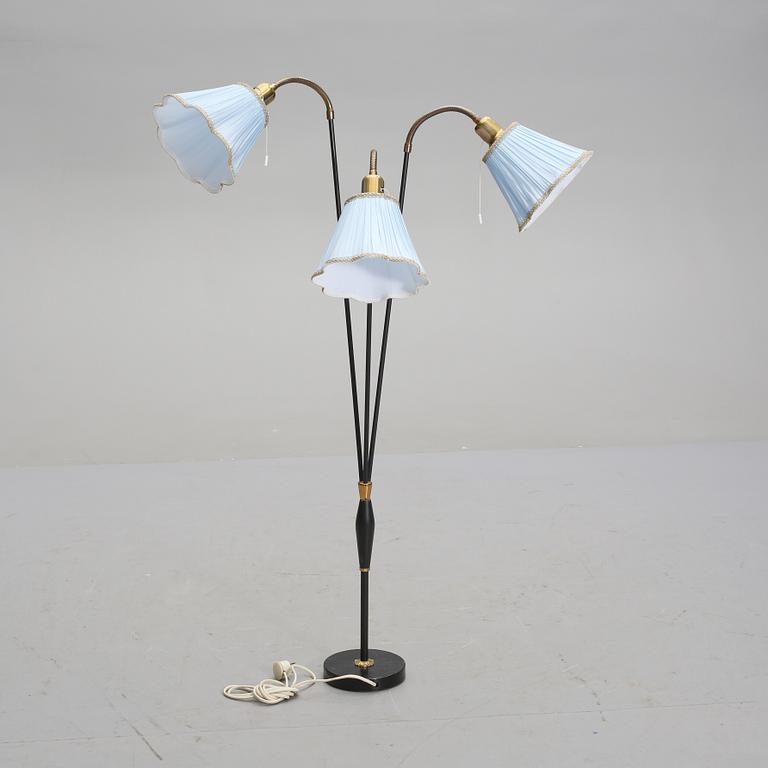 GOLVLAMPA, omkring 1900-talets mitt.