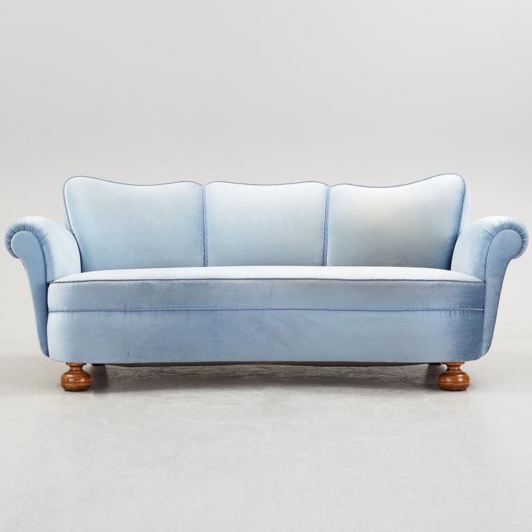 A 1940s sofa.