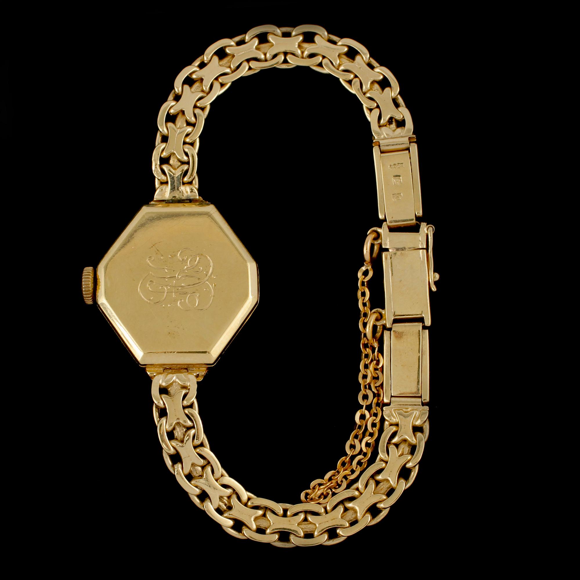DAMARMBANDSUR, 14 k guld, omkring 1900-talets mitt. Vikt 20 g.
