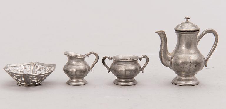 A 6-piece pewter miniature coffee set, the mid-20th century.