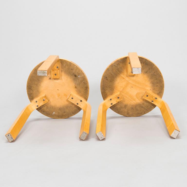 Alvar Aalto, jakkaroita, 2 kpl, E60, Artek 1960-luku.