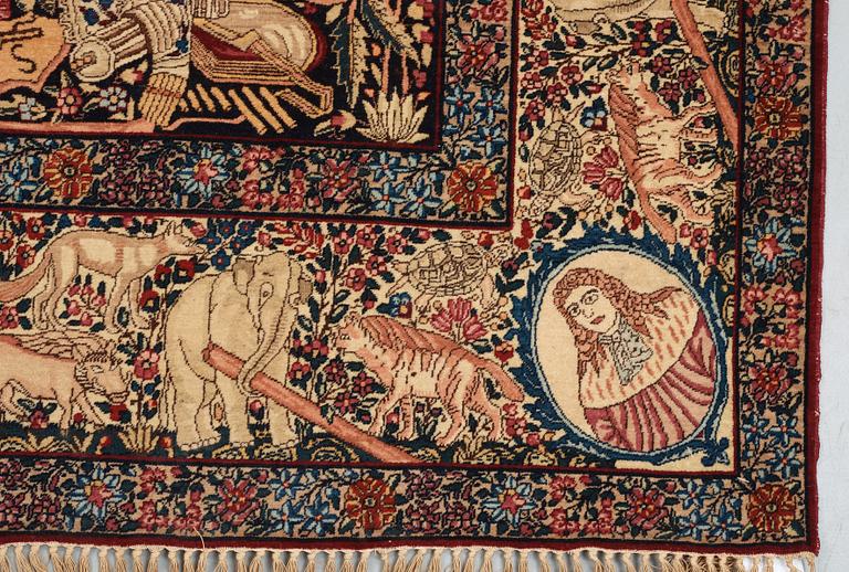 ANTIQUE KERMAN LAVER FIGURAL. 218,5 x 139,5 cm.