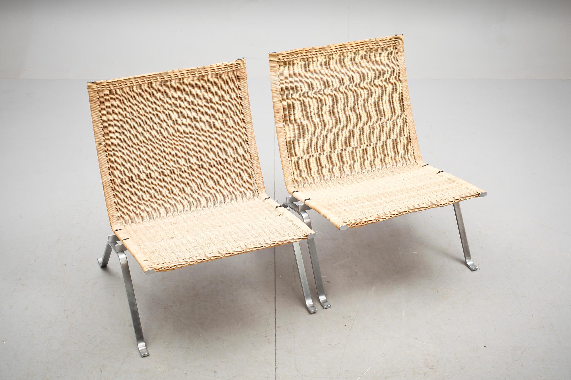 FÅTÖLJER, ett par, "PK-22", Poul Kjaerholm för Fritz Hansen, etikettmärkta 1986.