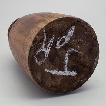 A 17th century lathed container.