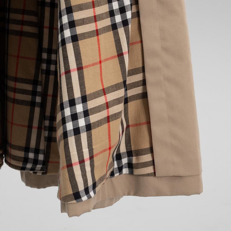 Burberry, trenchcoat, size 50.