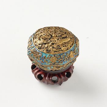 A bronze imitating seal paste box with cover, Qing dynasty, with Qianlong mark.