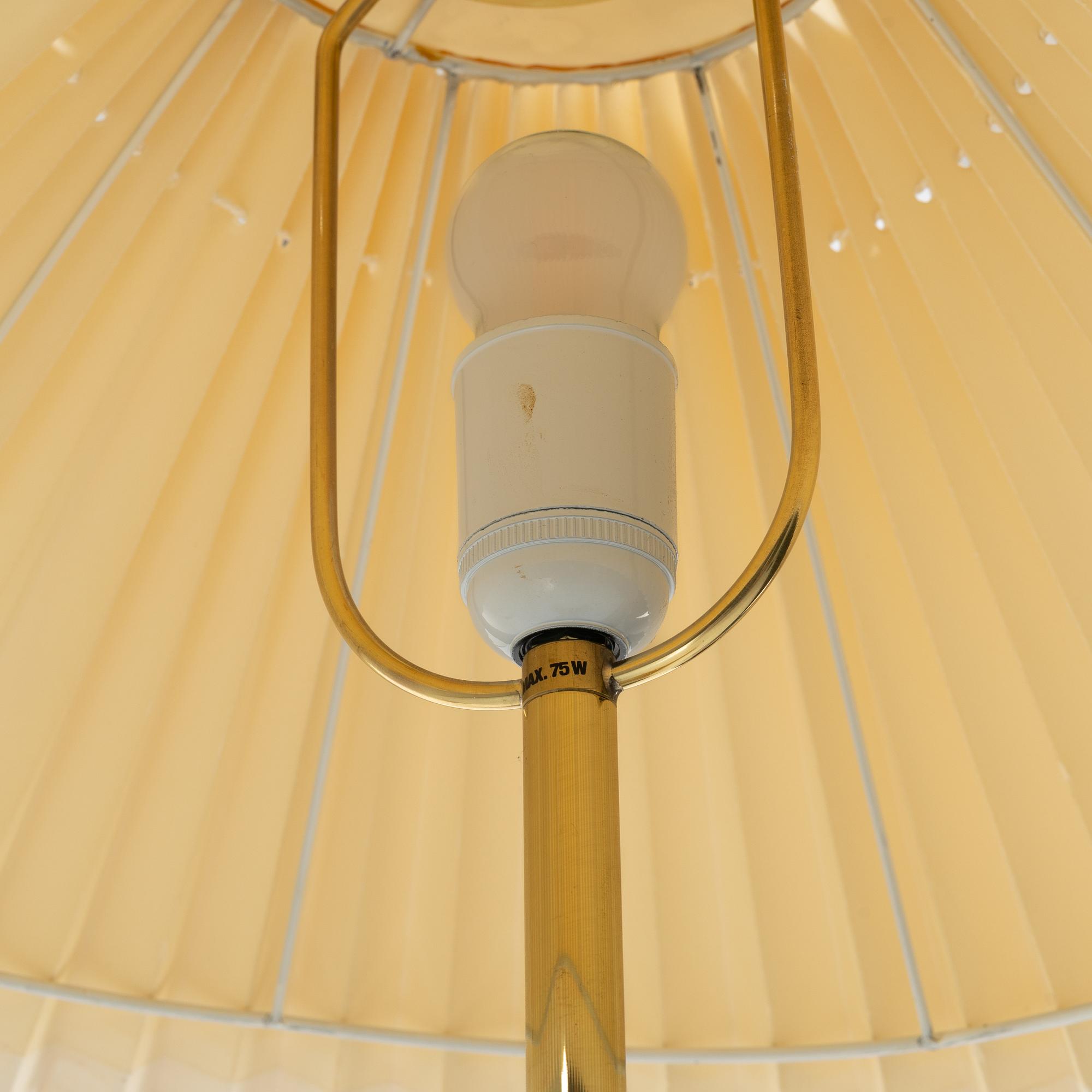 Josef Frank, bordslampa, modell 2467, Firma Svenskt Tenn.