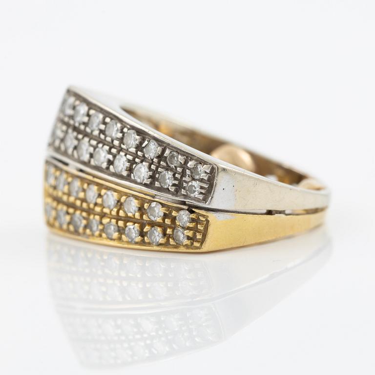 Ring in 18K gold in two colours with eight-cut diamonds.