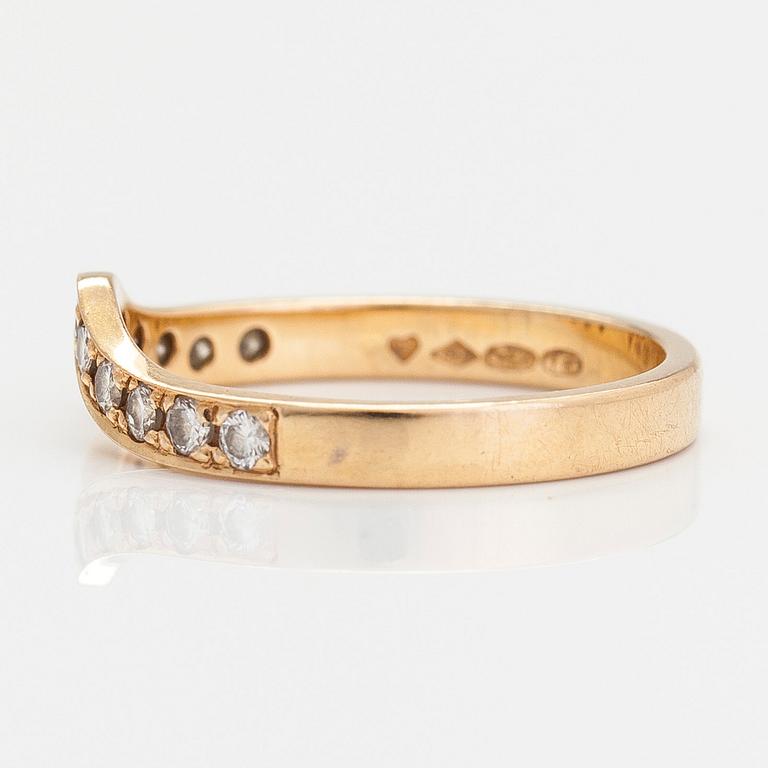 Ring, 18K guld, briljantslipade diamanter totalt ca 0.27 ct, Tillander, Helsingfors 1986.