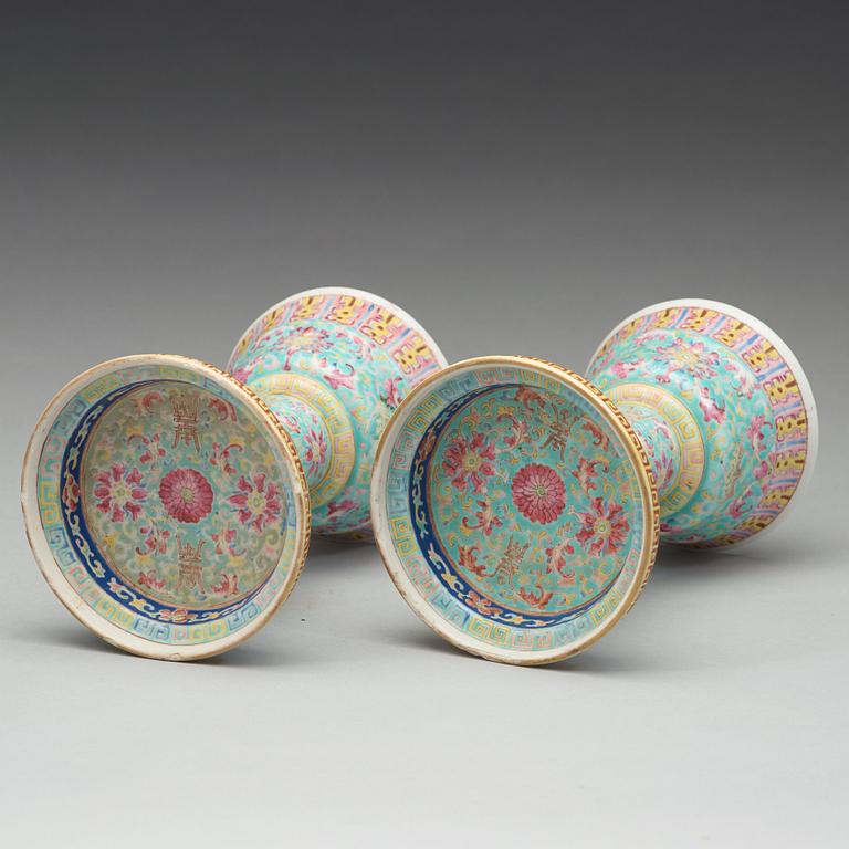 A pair of famille rose altar-pieces, Qing dynasty (1644-1912).