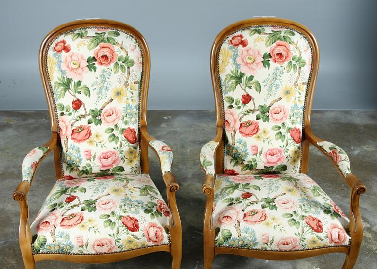 KARMSTOLAR, ett par, Grange, Frankrike, 1900-tal.