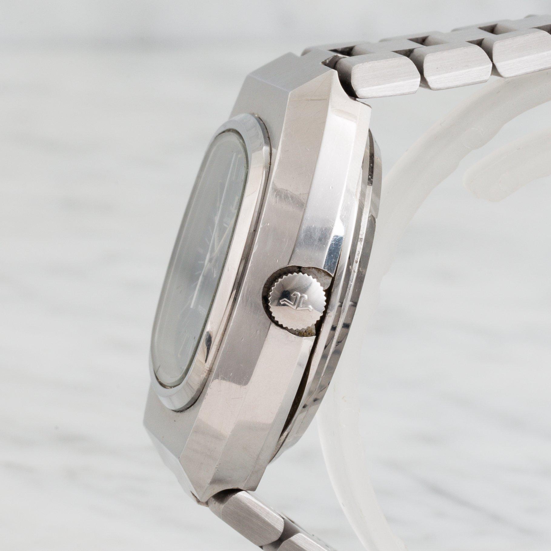 JAEGER-LECOULTRE, Master-Quartz, wristwatch, 41.5 x 43 (46) mm,