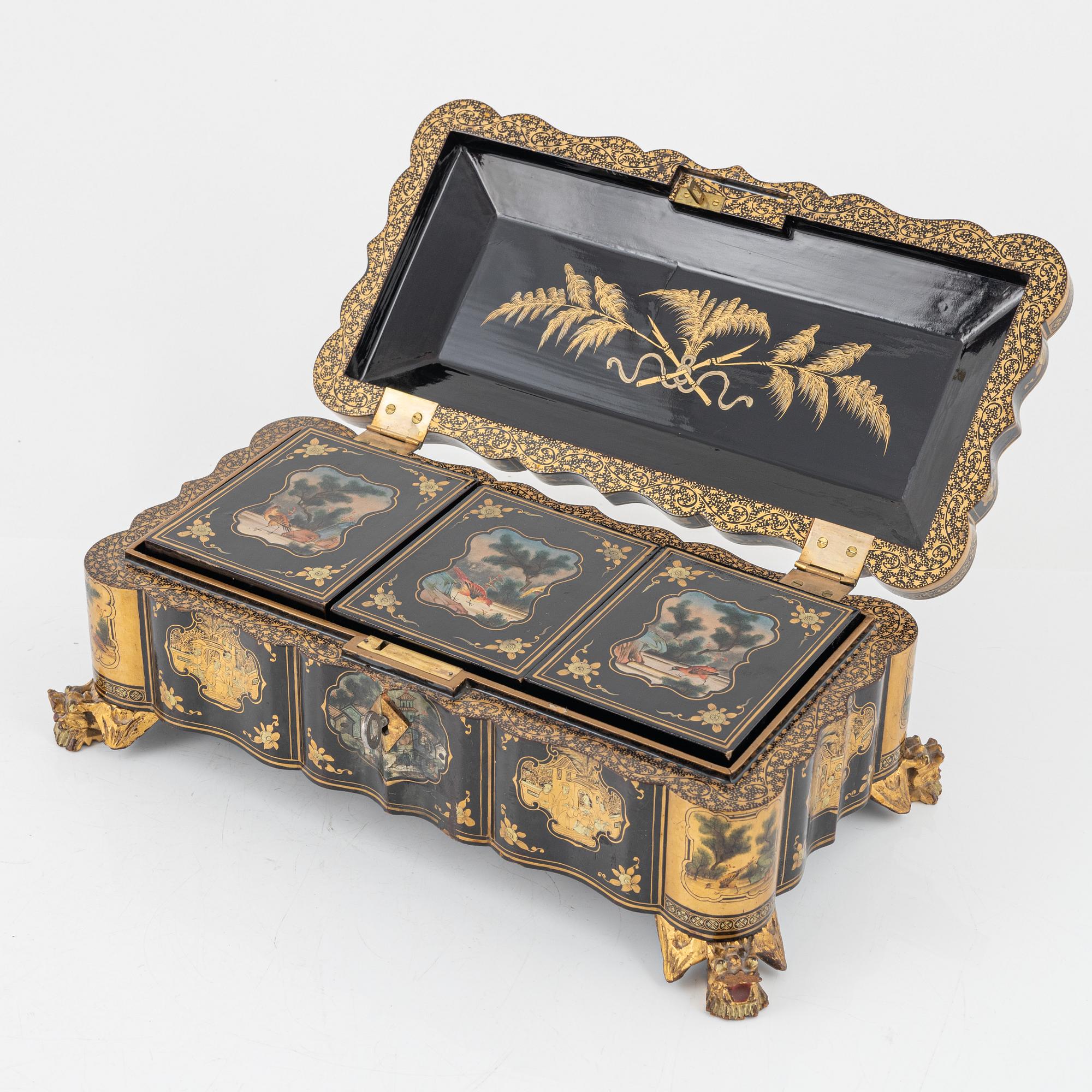 A Chinese lacquered gaming set, late Qing dynasty.