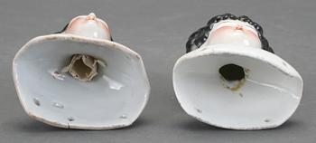 DOCKHUVUDEN, 2 st, porslin. 1800-talets andra hälft.