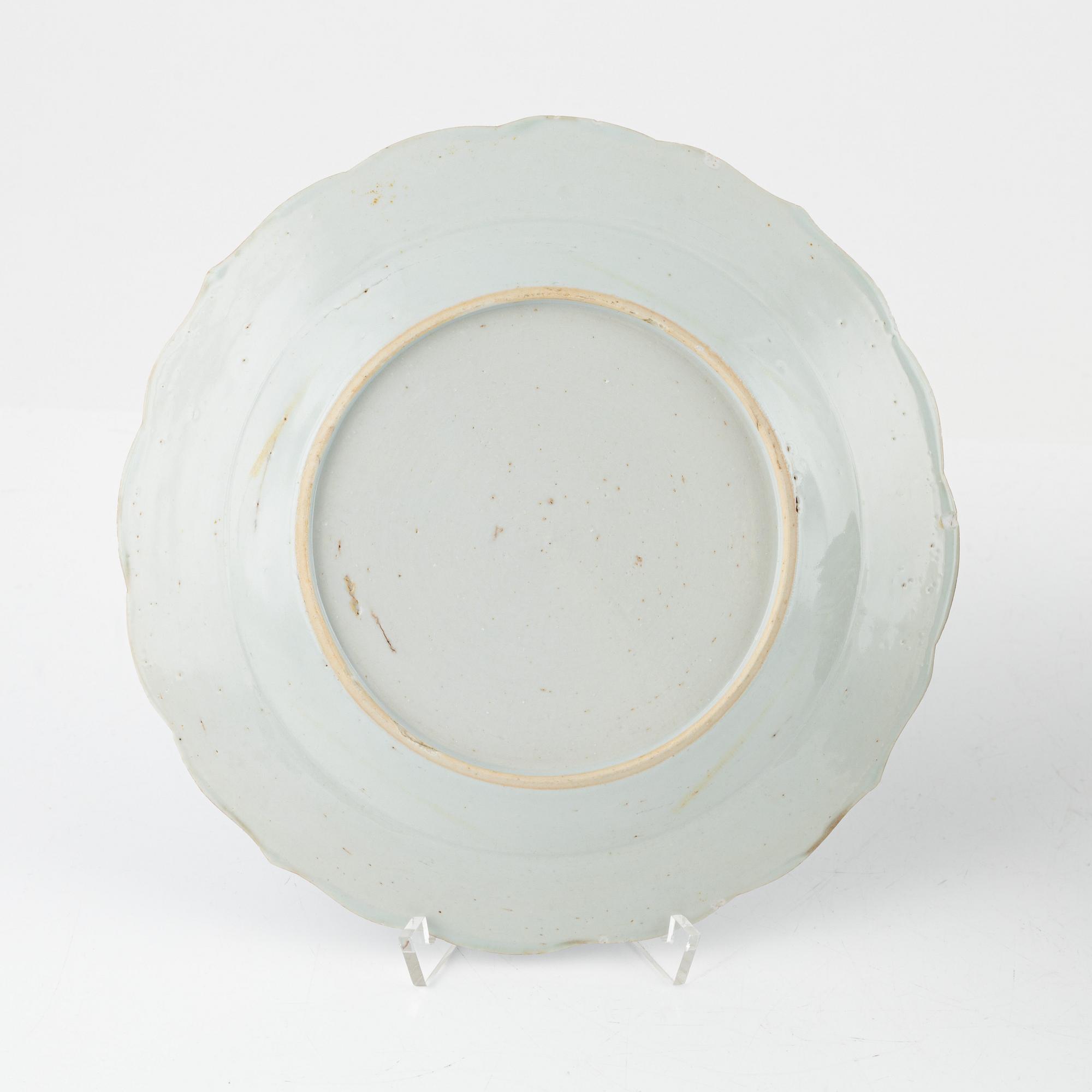 A 29-piece blue and white Chinese dinner service, Qianlong (1736-95).