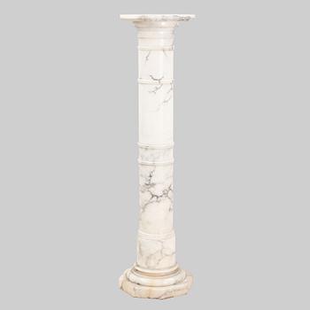 A marble pedestal, early 20th Century.