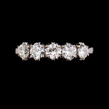 RING, 14 k vitguld, 5 briljantslipade diamanter totalt ca 1.00 ct.