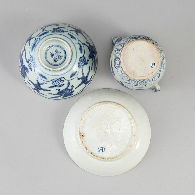 A Chickenpot, a bowl and a dish, Ming dynasty (1368-1644).