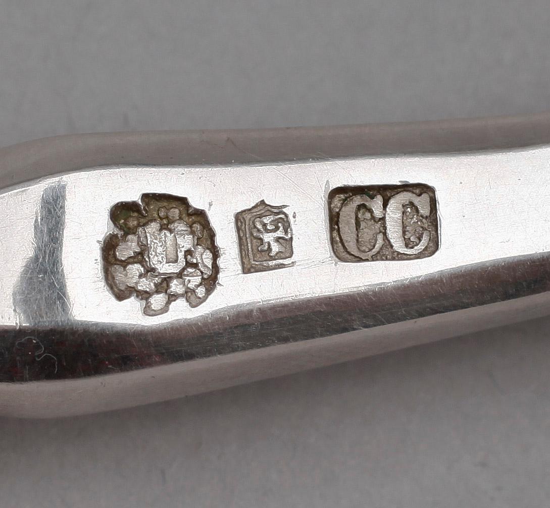 FISKSPADE, silver, otydlig stämpel möjligen firma Sazikov, Moskva 1877, hovleverantörstämpel. Vikt ca 159 gram.
