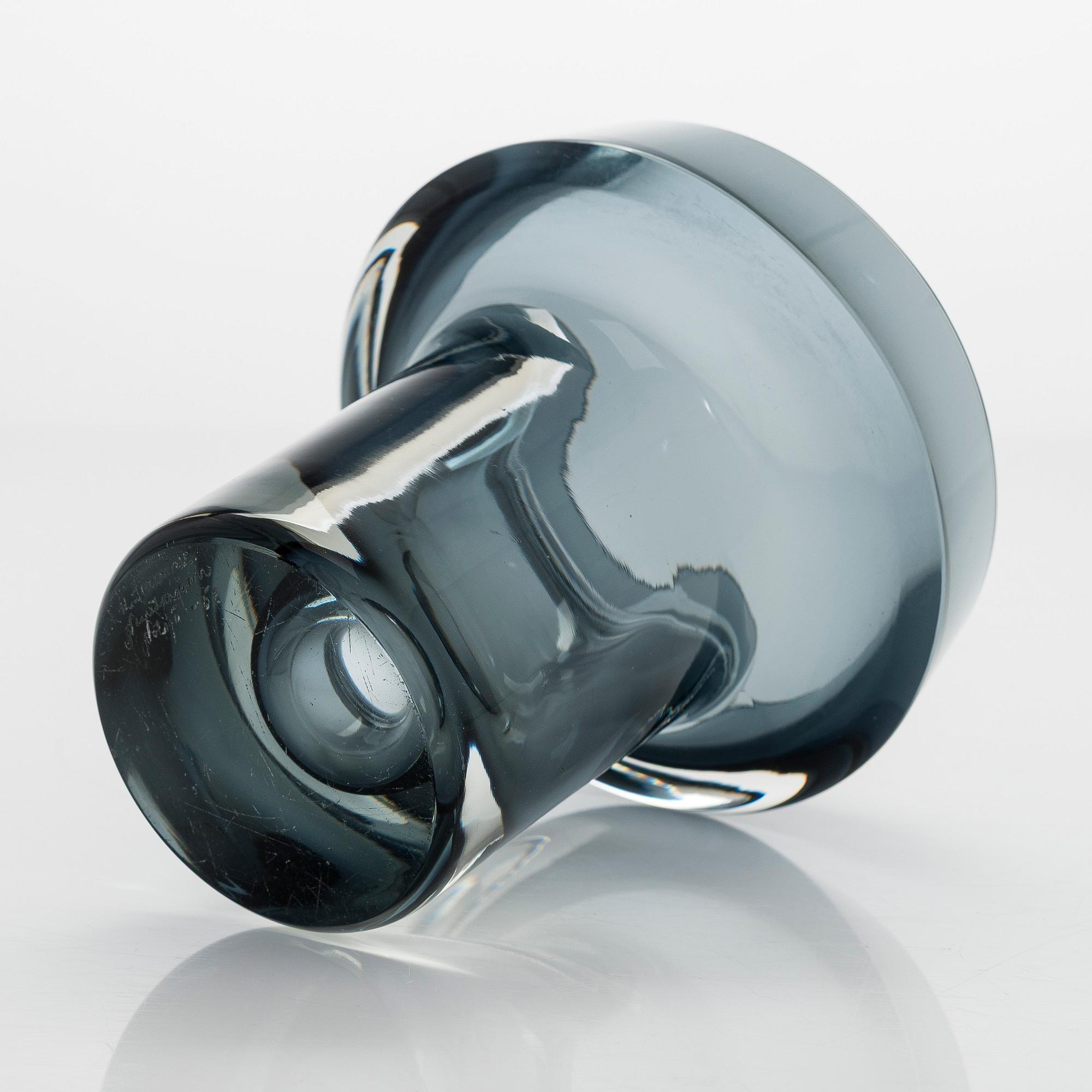 Kaj Franck, vase, glass, model "KF 260", signed K. Franck Nuutajärvi Notsjö -59. Designed in 1959.