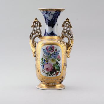 VAS, porslin, senempire, 1800-talets mitt.