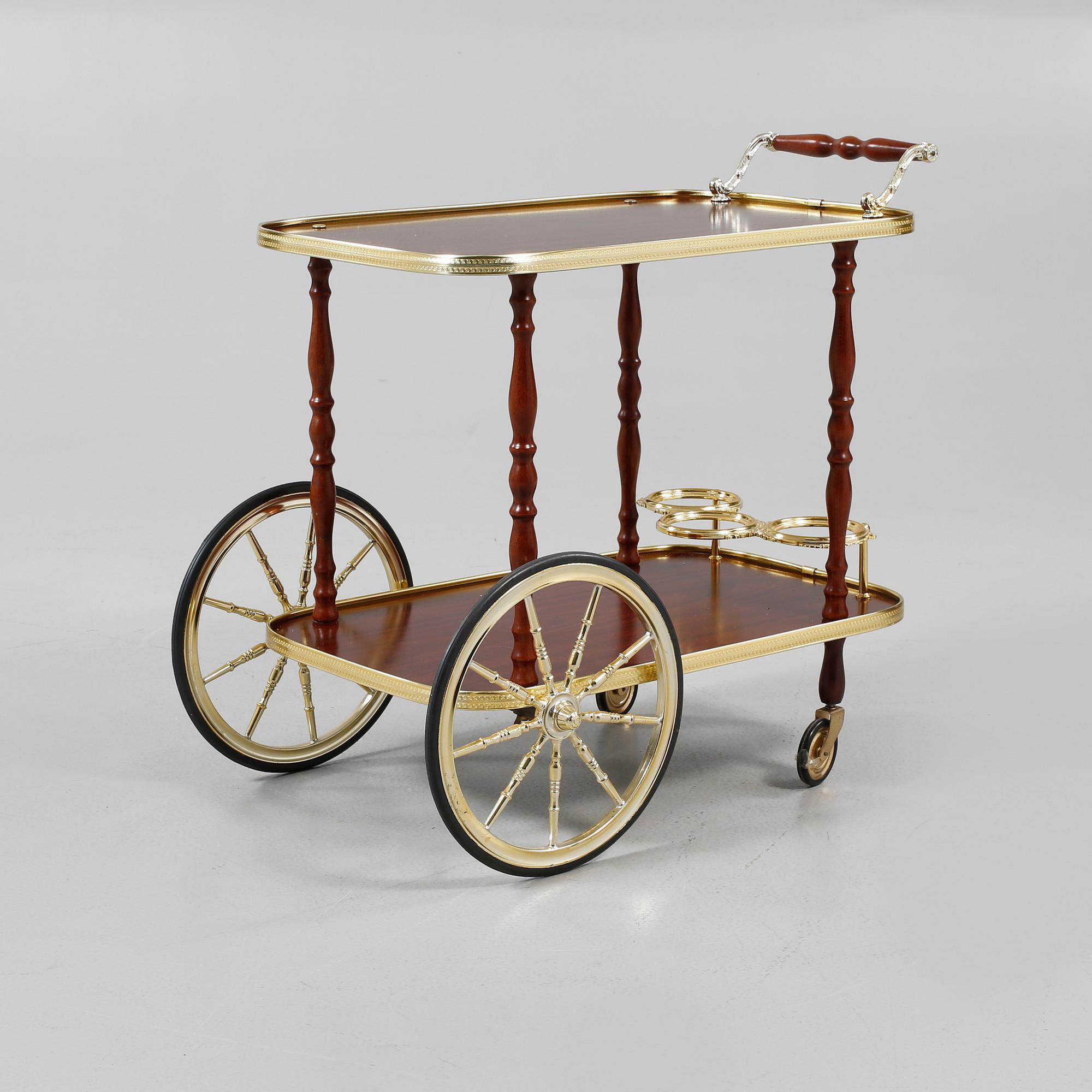 SERVERINGSVAGN, 1900-talets slut.