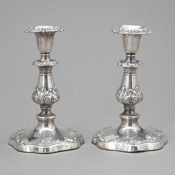 LJUSSTAKAR, ett par, pläter, England.