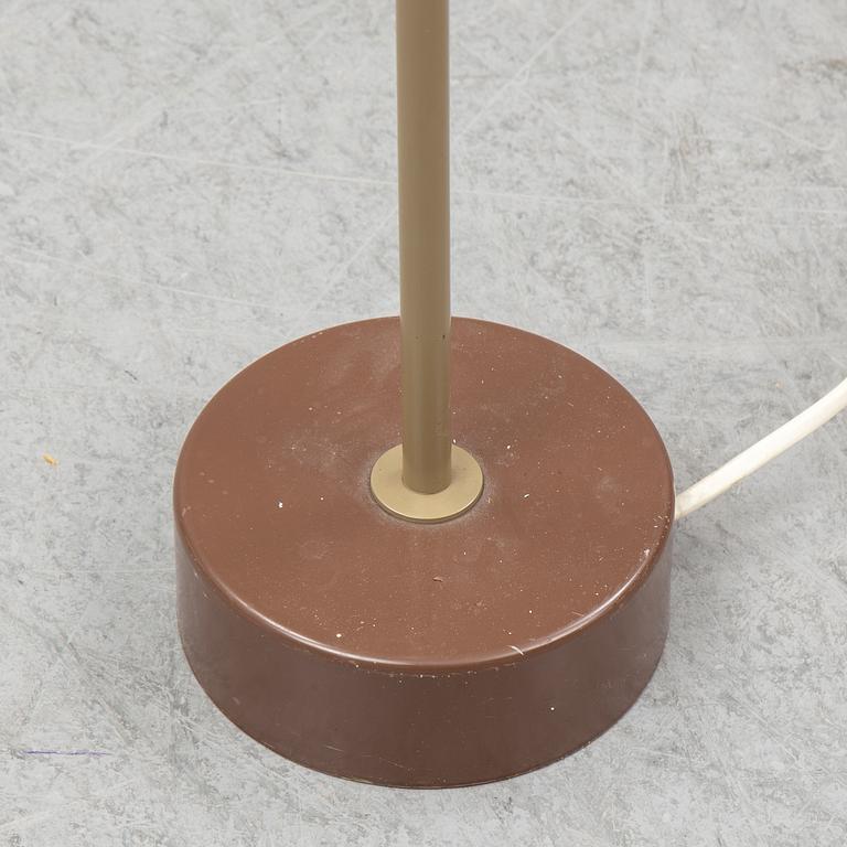A '15748' mod 20th century floor lamp för Böhlmarks.