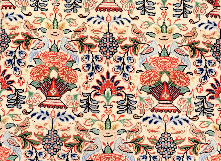 GALLERIMATTA, Figural Ghom part silk, ca 410 x 88 cm.