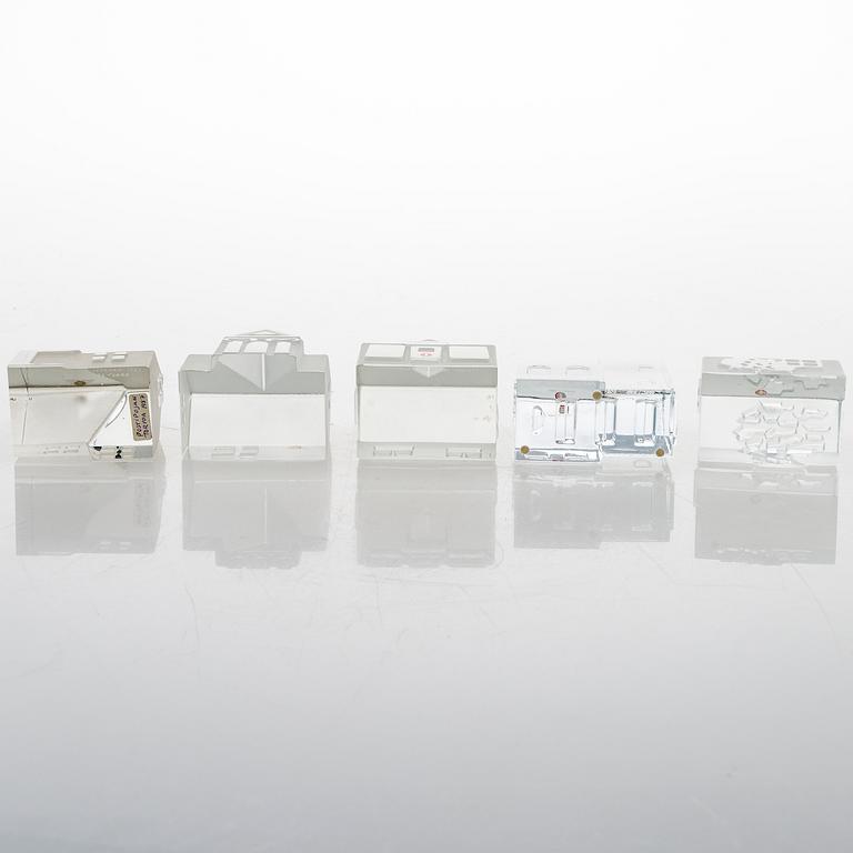 JORMA VENNOLA, A set of five chrystal glass sculptures "THe Iittala village". Signed.
