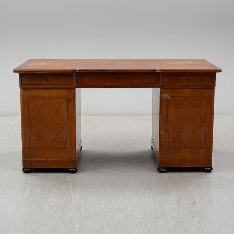 SKRIVBORD, 1900-talets första hälft.