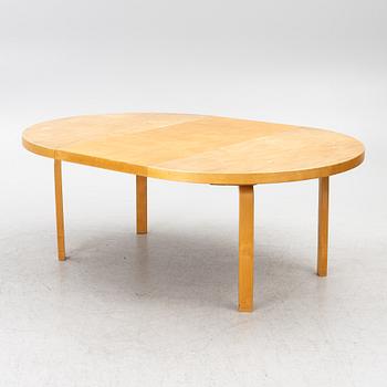 Alvar Aalto, a dining table, model 90, O.Y. Huonekalu- ja Rakennustyötehdas A.B, mid-20th century.