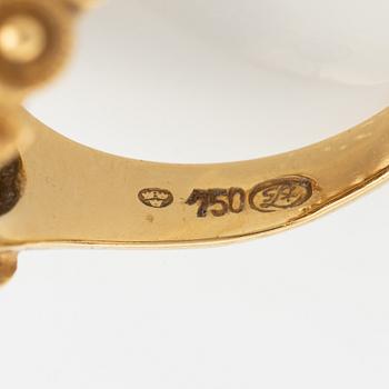 18K gold bombé ring.