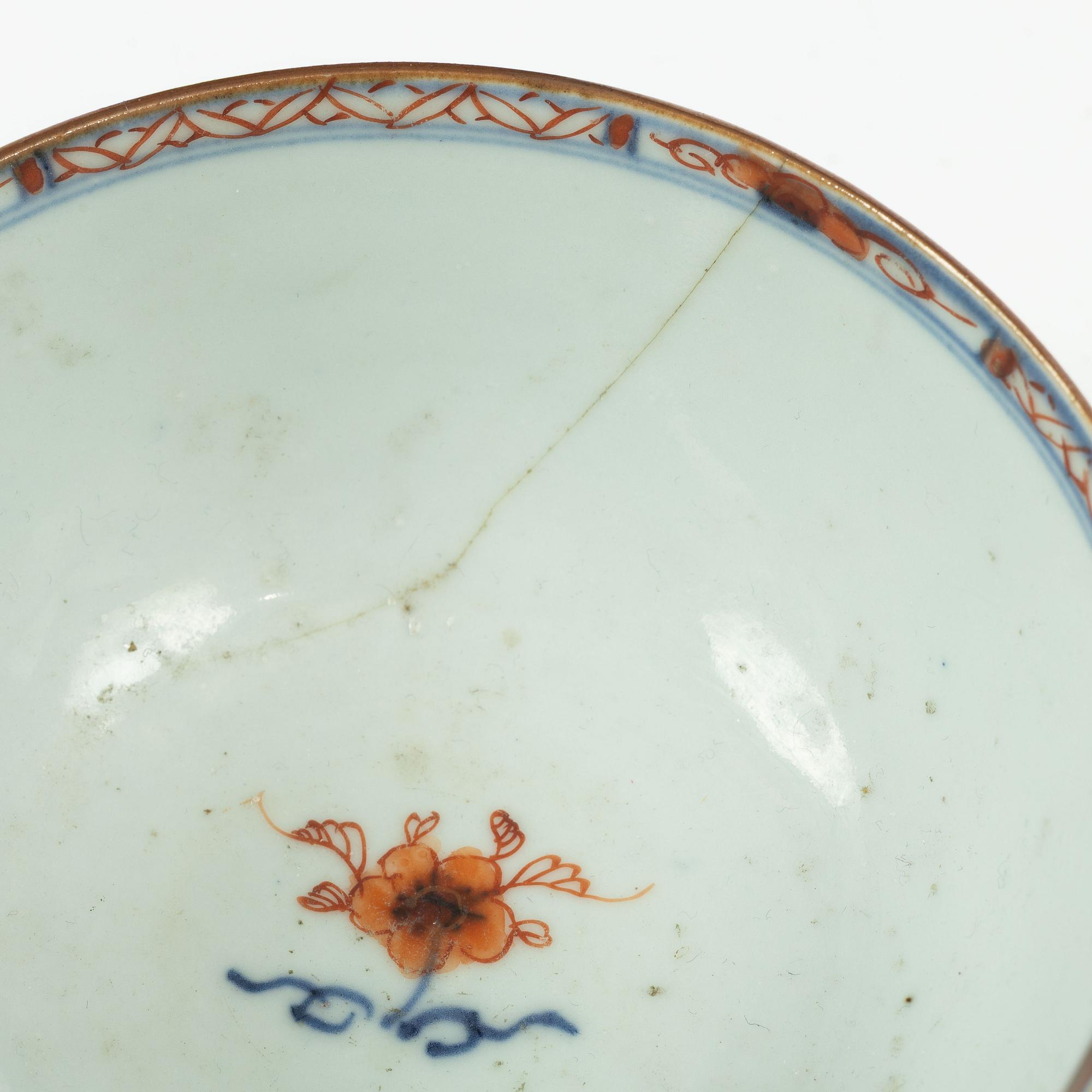 Fat, fyra stycken, tedosa, koppar, fyra stycken samt dosa emalj. Qingdynastin, 1700-tal samt 1700-tal.