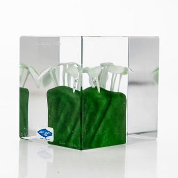 Oiva Toikka, årskub 1992, signerad Oiva Toikka Nuutajärvi 1992, numrerad 53/2000.