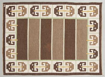 MATTA, rölakan, monogramsignerad W. Ca 239 x 174 cm.