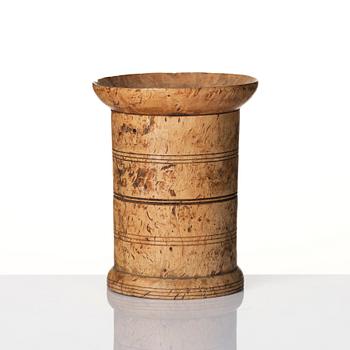 A birch sand caster, 18th/19th century.