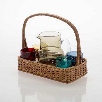 Saara Hopea, basket with a 10-piece glassware set, Nuutajärvi. Design year 1952.