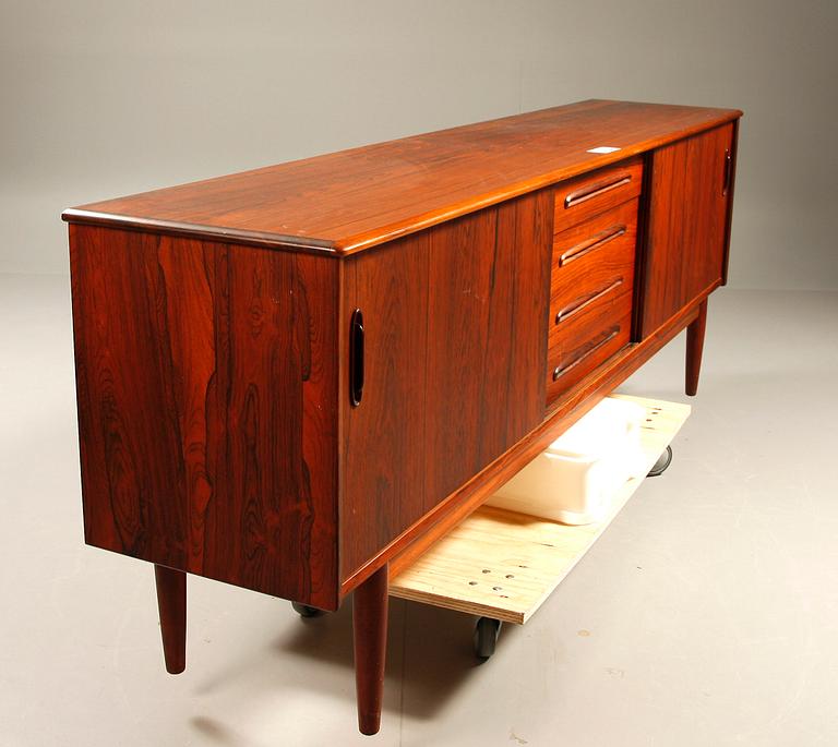 SIDEBOARD, Nils Jonsson, Troeds, 1900-talets andra hälft.